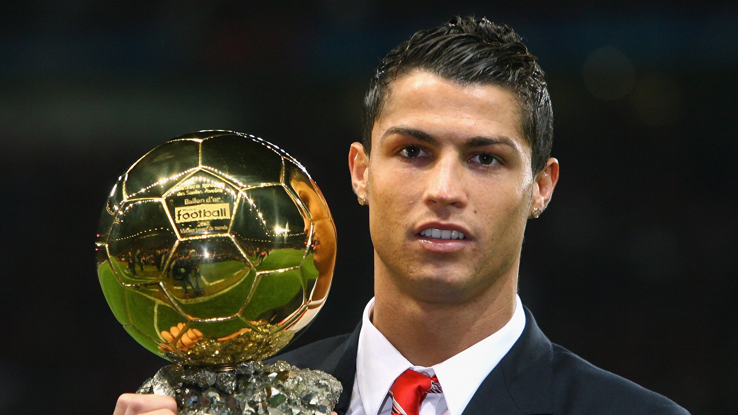 纽卡斯尔联主场1-1战平水晶宫，状态起伏不定，纽卡斯尔联球场